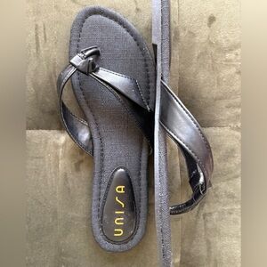 NWOT Unisa lightweight sandals with leather bow and fabric bottom, S 9.5
